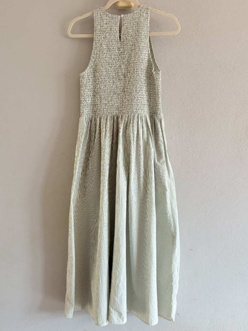 Madewell The Melody Smocked Midi Dress - Picture 5 of 9